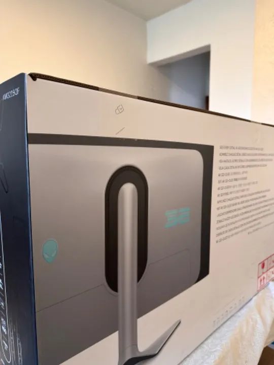 Monitor Gamer Alienware Curvo 32 OLED novo, lacrado, com nota fiscal - Foto 2