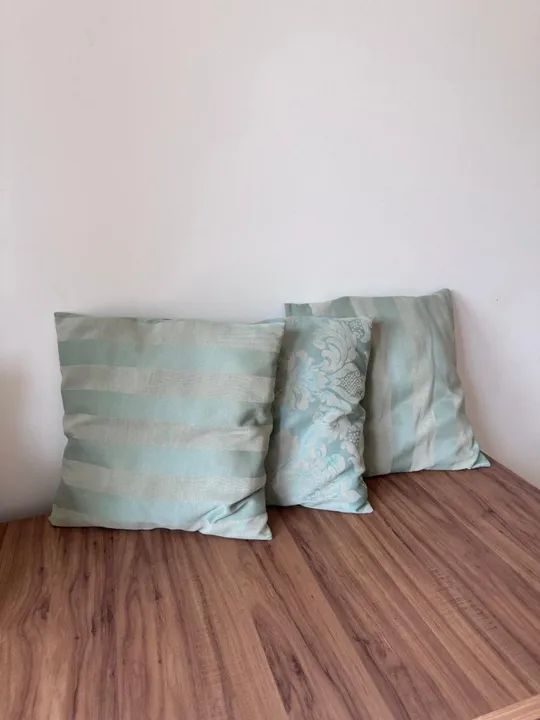 3 almofadas acetinadas - Foto 2