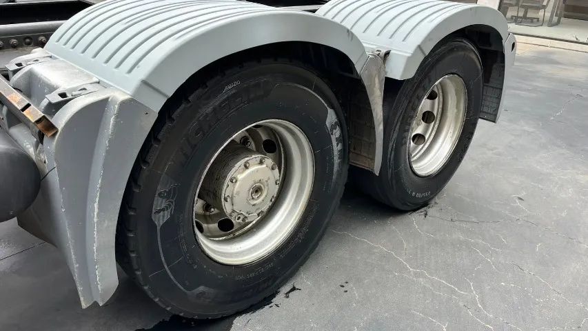 Mb Axor 2540 6x2 Teto Alto Ano 2008 - Foto 12