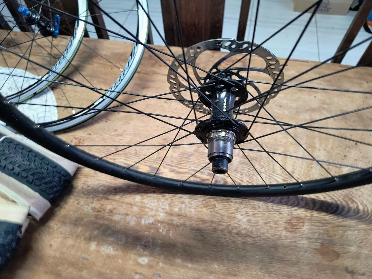 Roda de bicicleta aro 29 Brave boost padrão xd - Foto 2