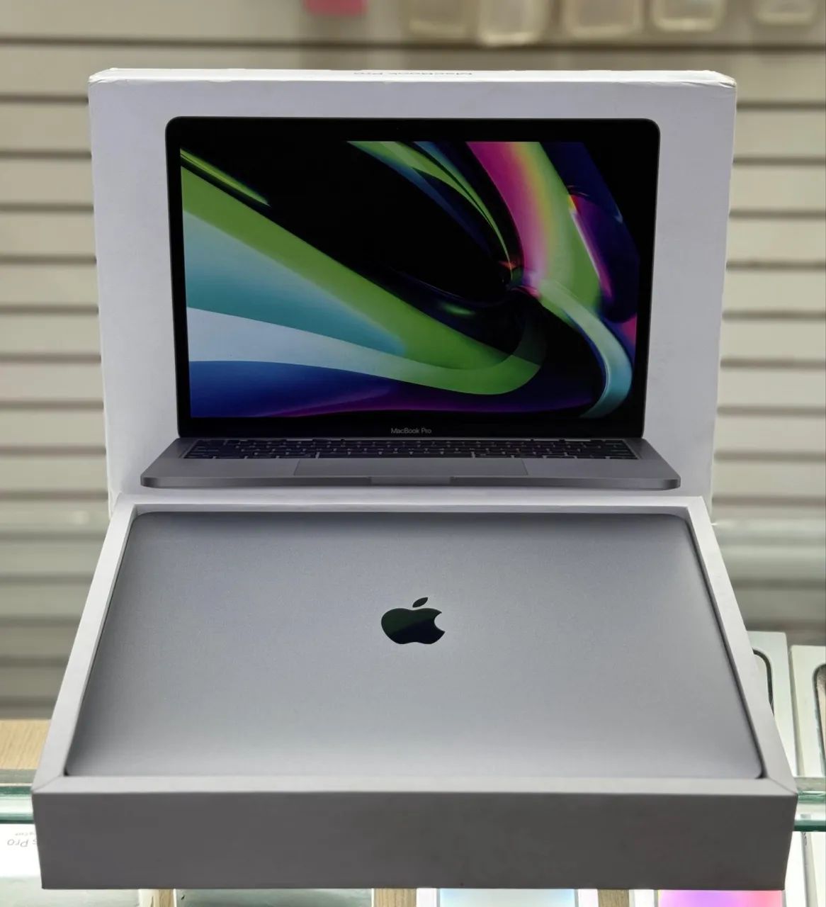 MacBook Pro13インチ 8/256GB Touch bar MacBook Pro 13