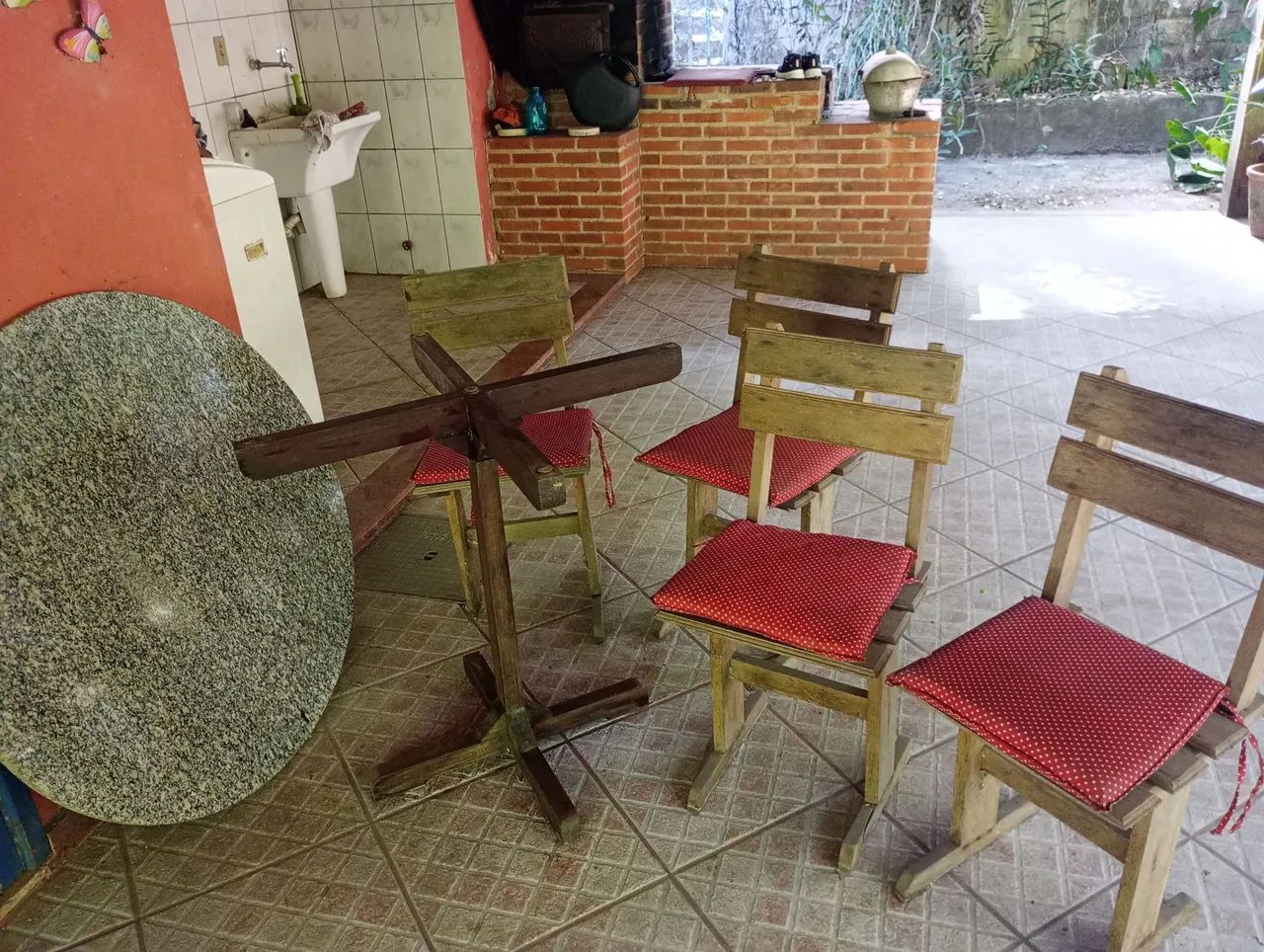 Conjunto de 4 Cadeiras de Madeira - Foto 4