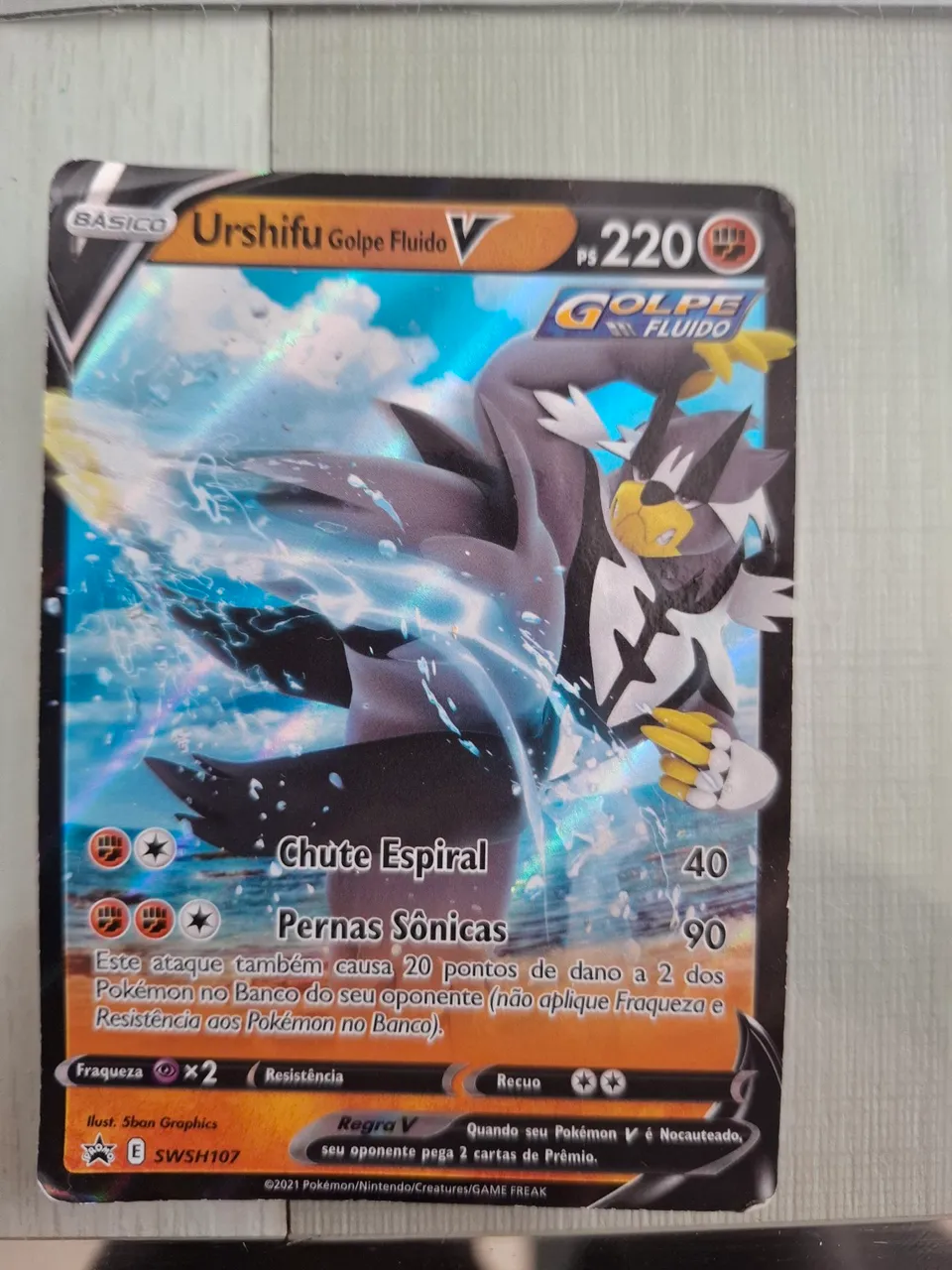 Carta Pokémon Urshifu Golpe Fluido V