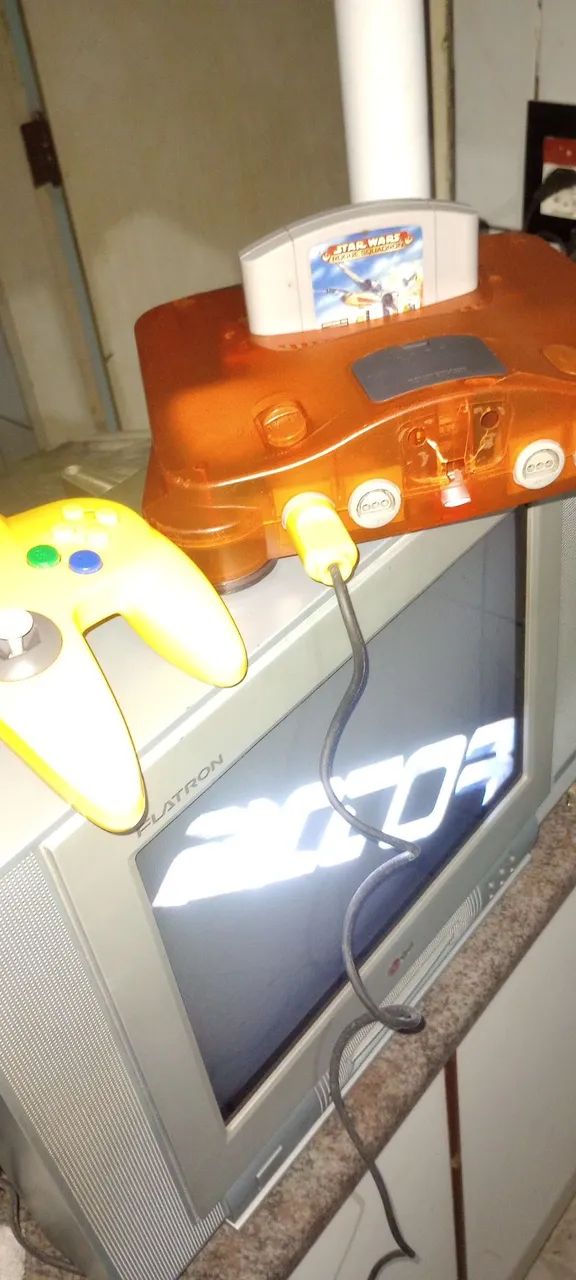 Nintendo 64 Transparente com Jogo Star Wars