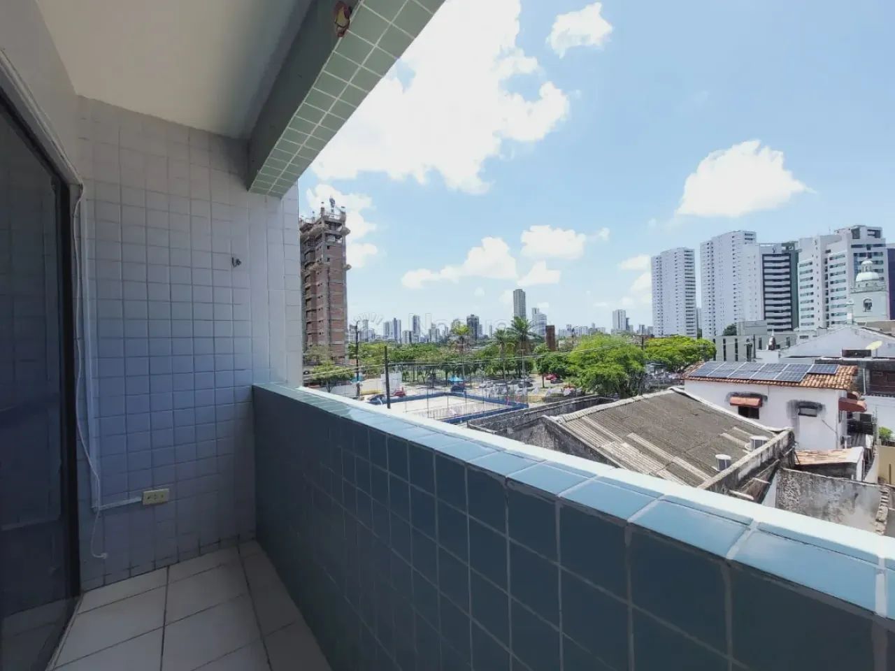 Imóvel para venda possui 71 metros quadrados com 3 quartos em Torre - Recife - PE