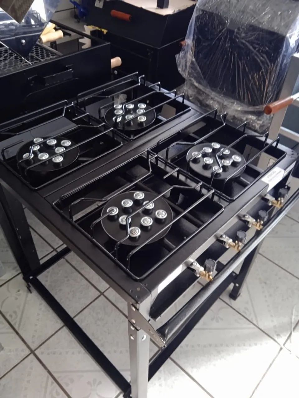 Fogão de 4 bocas de alta pressão, novo, promoção. 
