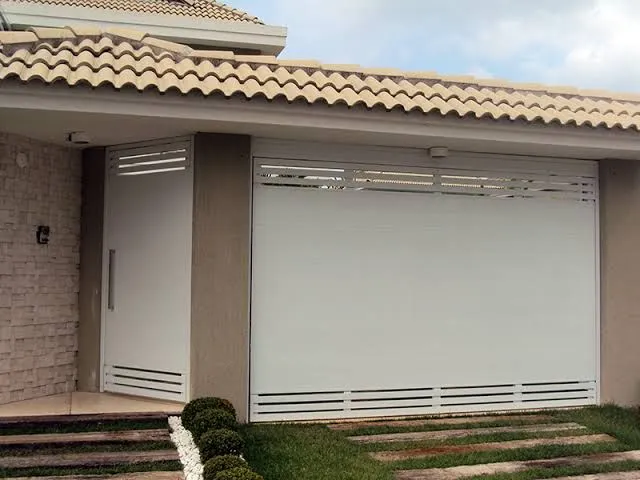 Portão de alumínio branco 12x sem juros