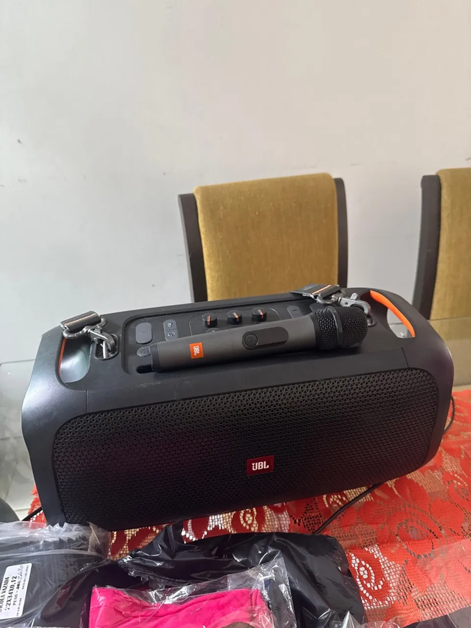 Caixa de som JBL on the go