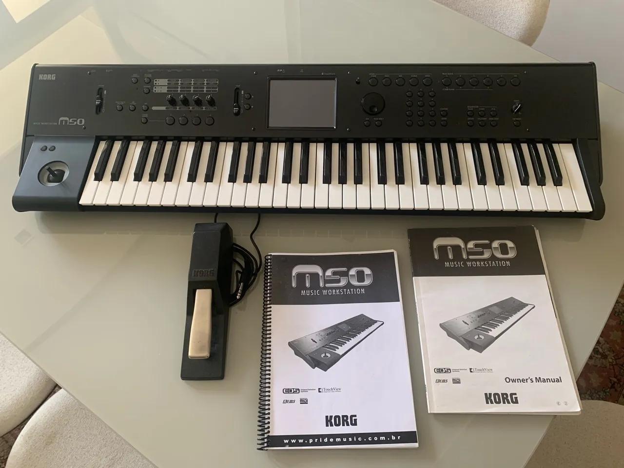 Korg M50 Workstation 61 - Estado de NOVO (Com Bag de Luxo e Pedal Damper Korg DS-1H)