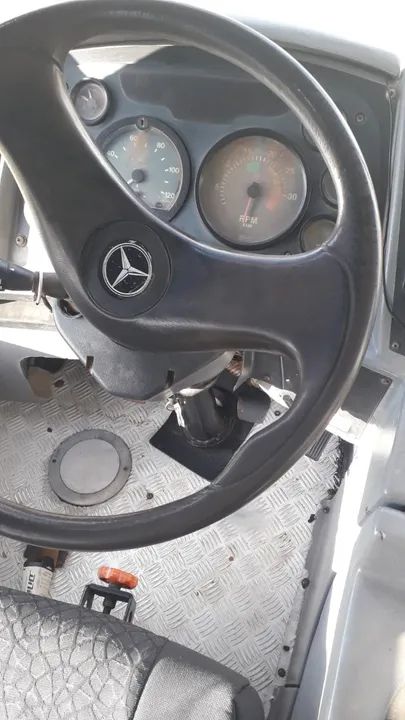 Mercedes 1418, ano 2008, 38  lugares - Foto 2