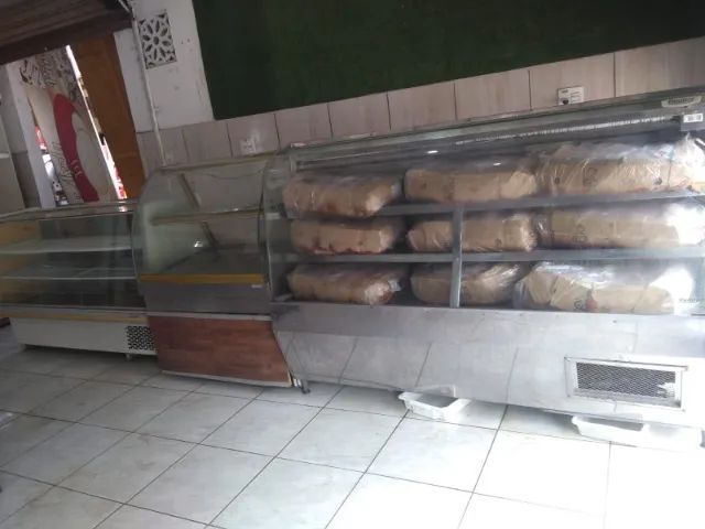 Padaria, balcões e freezer