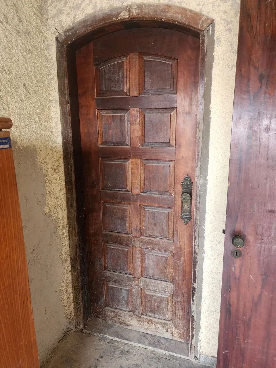 Porta de madeira maciça para área externa - Foto 2