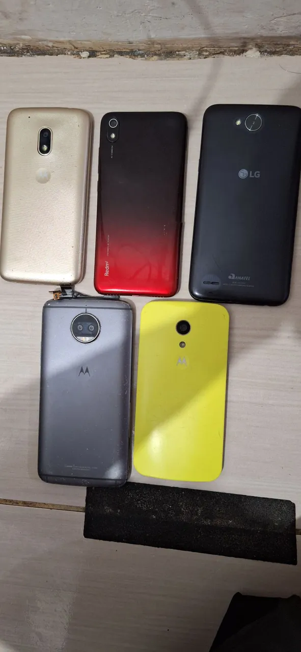 Vendo 5 celulares para consertar