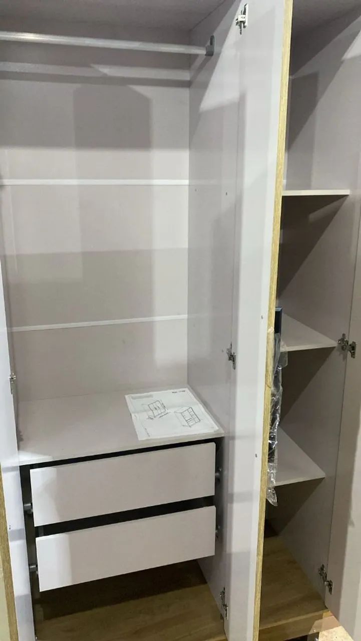 Guarda-Roupas de 3 Portas em Amadeirado - Foto 2