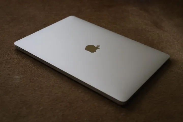 Apple Macbook Air M1 Tela Retina De 13.3 8GB Ram / 256gb SSD