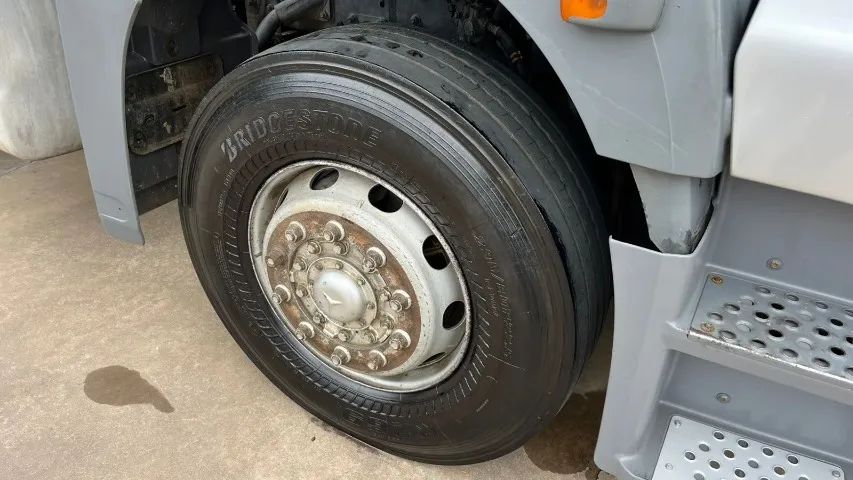 Mb Axor 2540 6x2 Teto Alto Ano 2008 - Foto 10