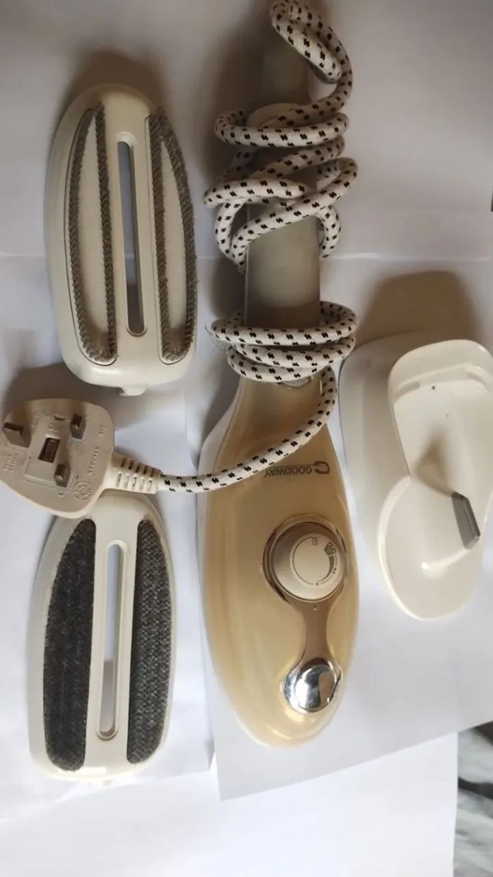 Passar roupa no cabide - Foto 2