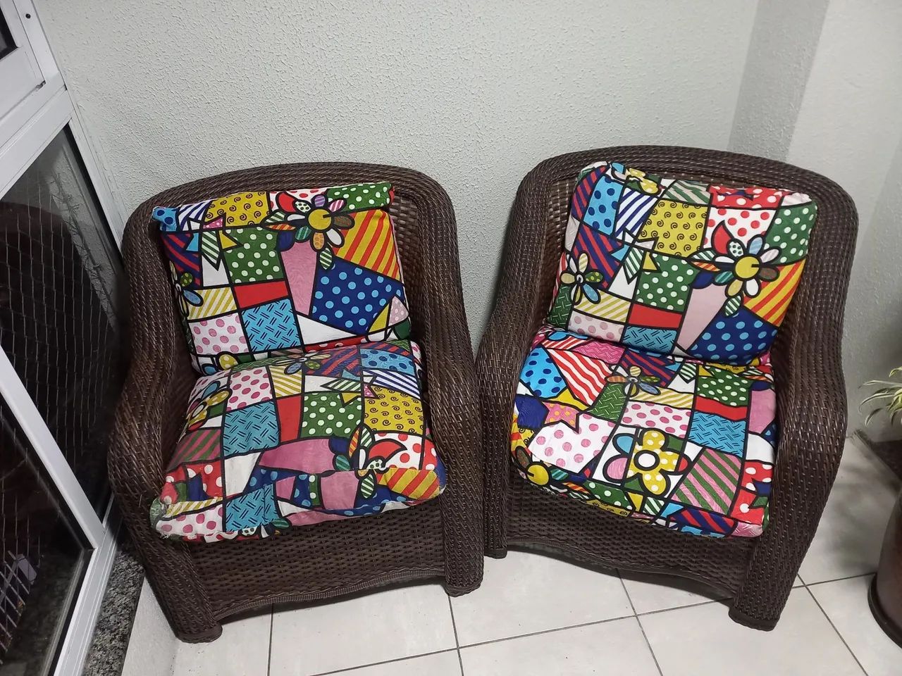 Poltronas de Vime com Almofadas Coloridas - Foto 2