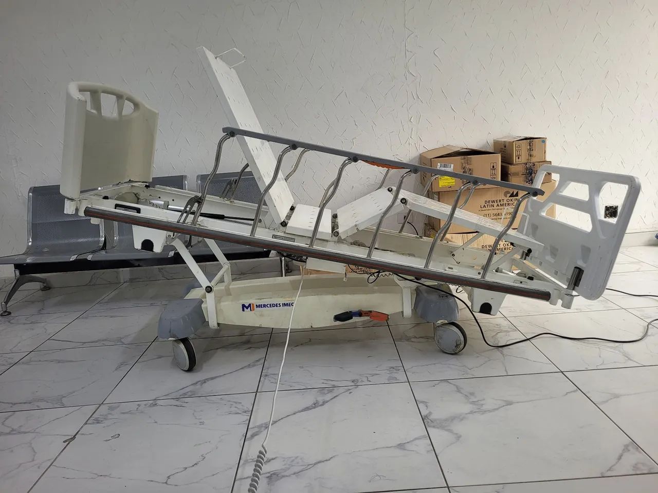 Cama hospitalar elétrica com 12 movimentos  - Foto 5