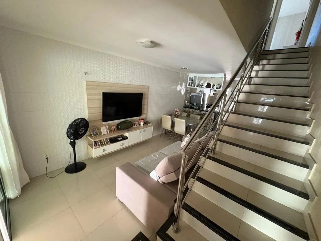 Casa duplex à venda no Bairro Lagoa Redonda com 3 Quartos, 2 Suites