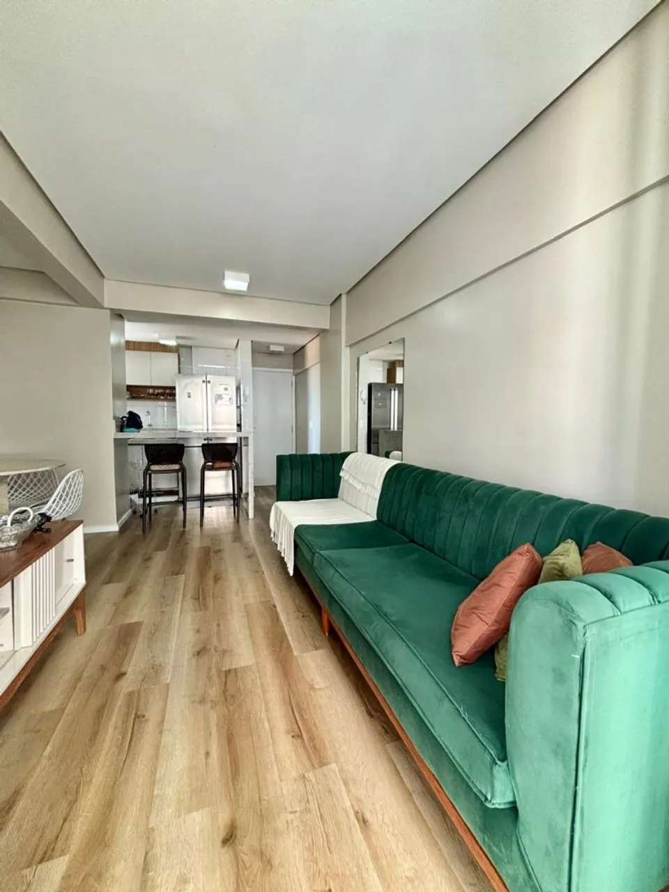 Apartamento mobiliado com ótima localização na Zona Leste