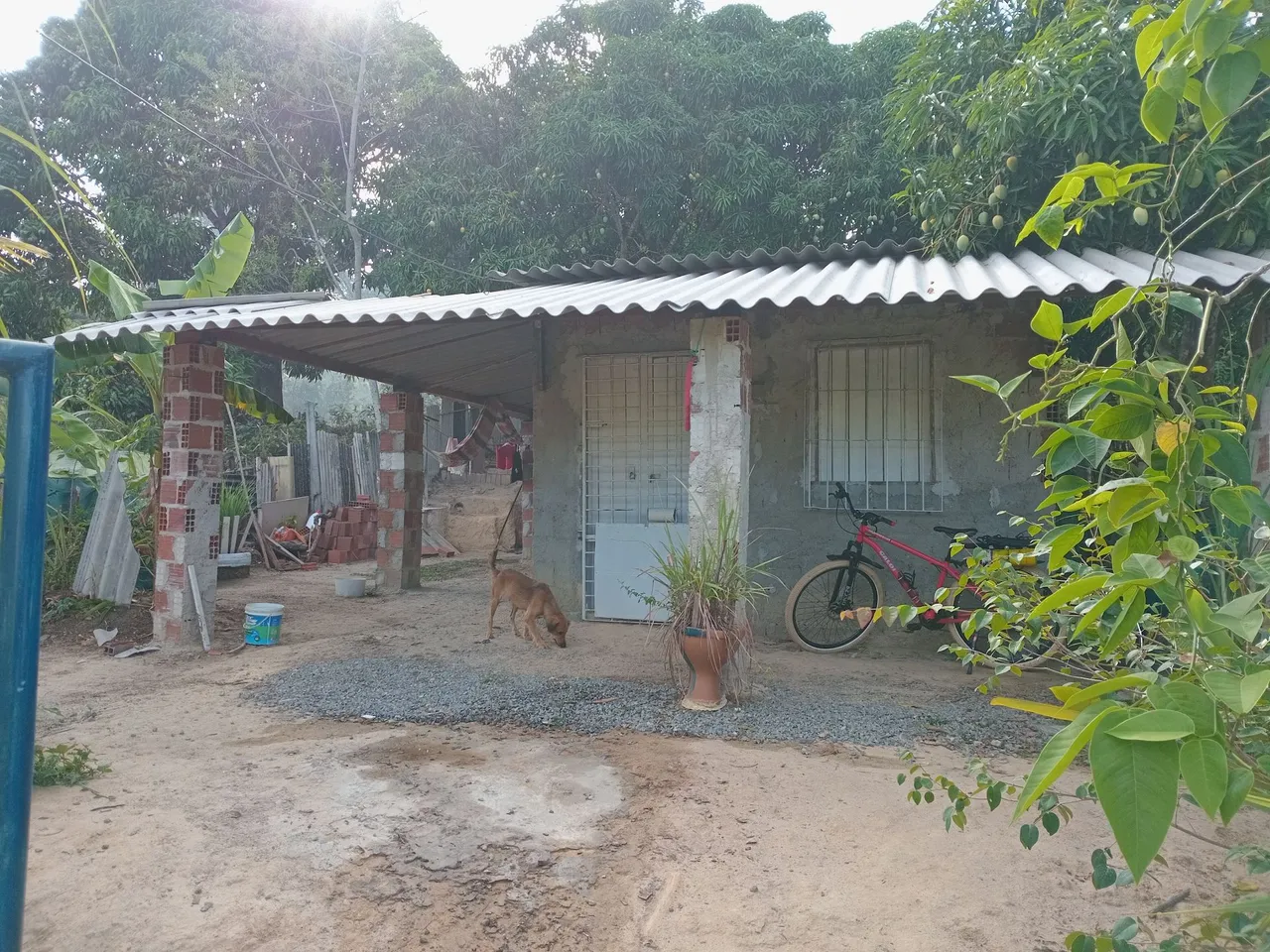 Vende-se ou eselente terreno.