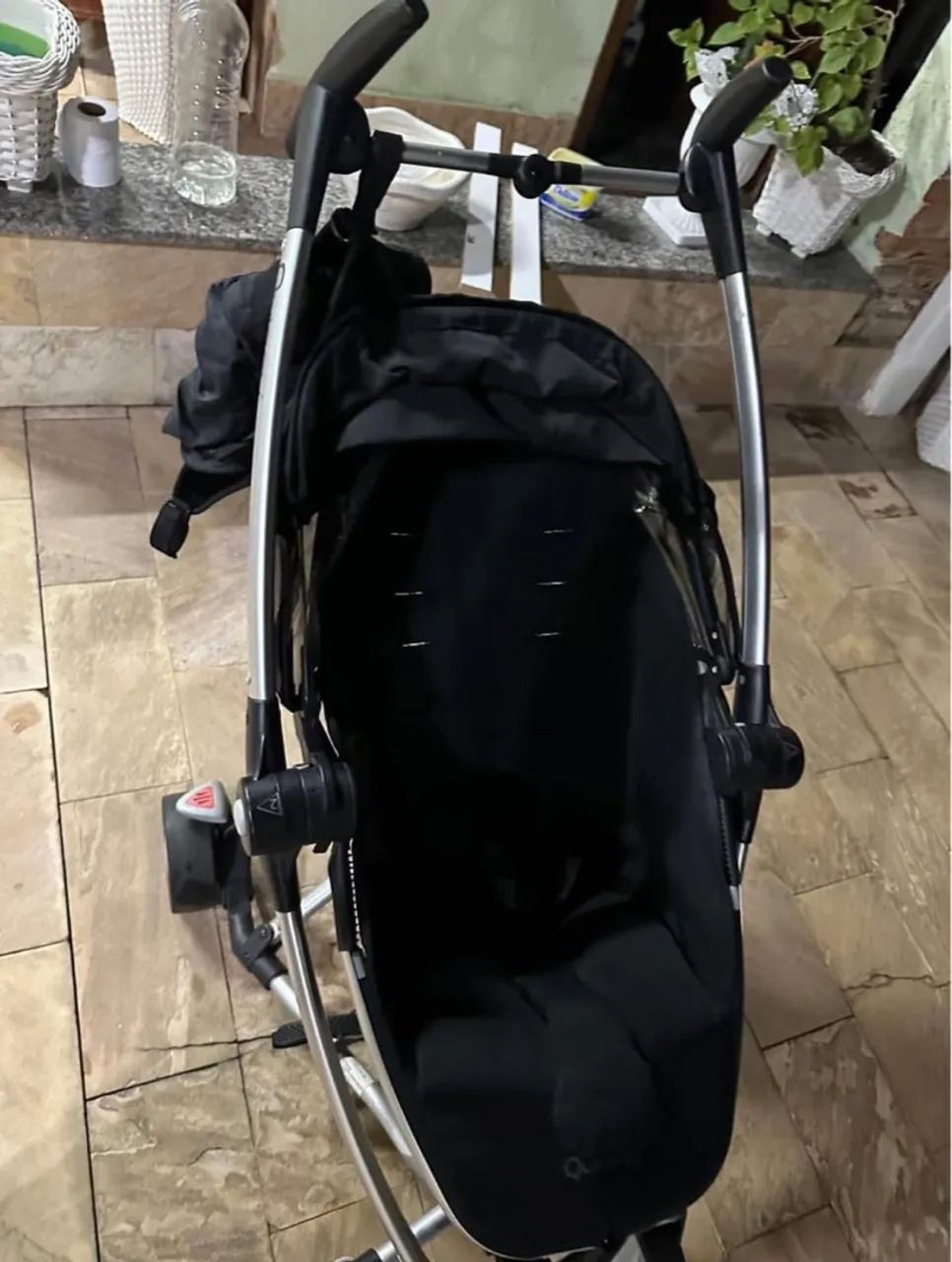 Vendo Carrinho de bebê quinny  - Foto 5