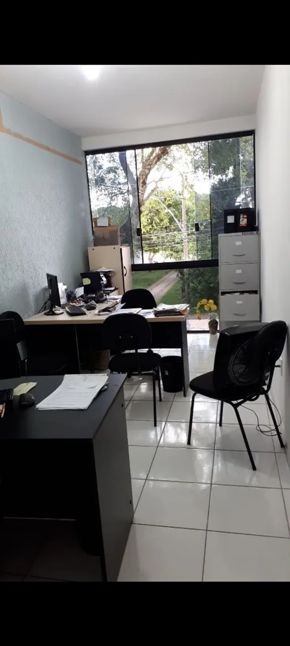 Aluga-se salas comerciais