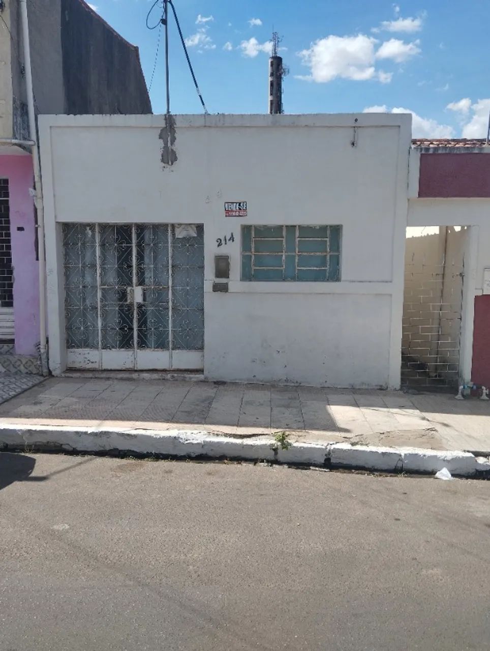 Casa perto da Pizzaria Touros 