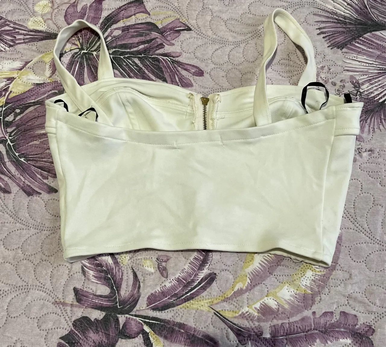 Top Cropped Branco com Ziper - Foto 2