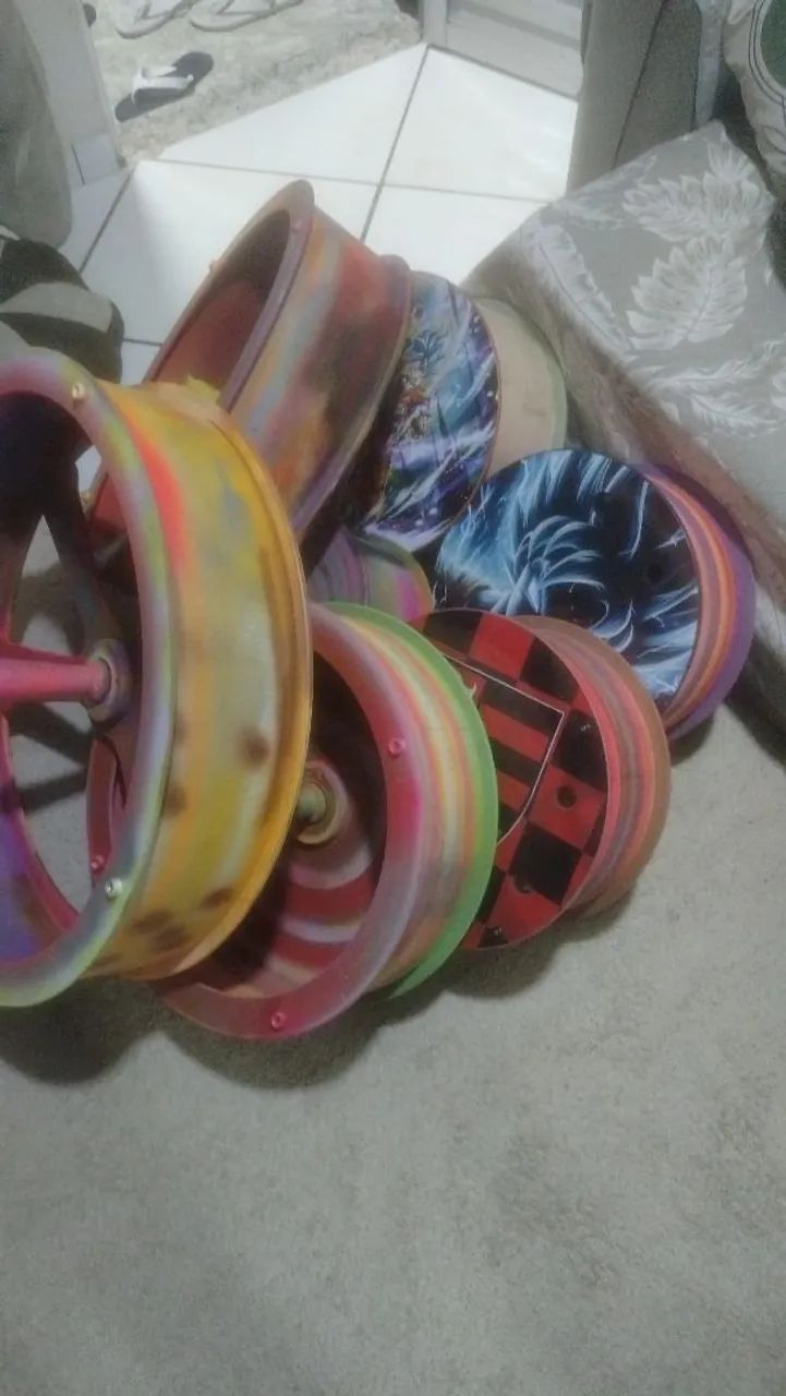 Carretilha pra pipas com cores vibrantes - Foto 4