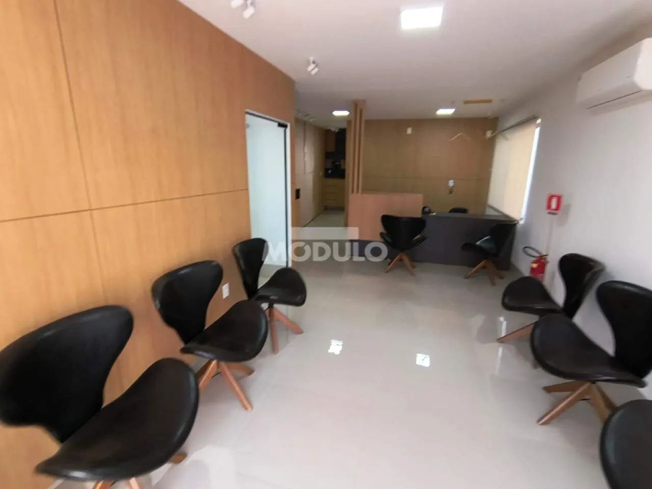 Casa comercial para locação no bairro Martins. - Foto 4