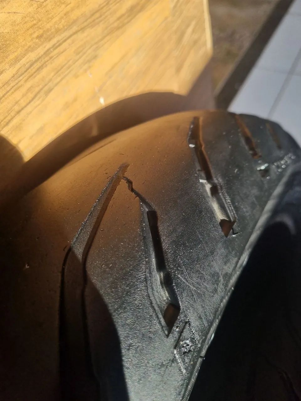 Vendo pneus para moto - Foto 2