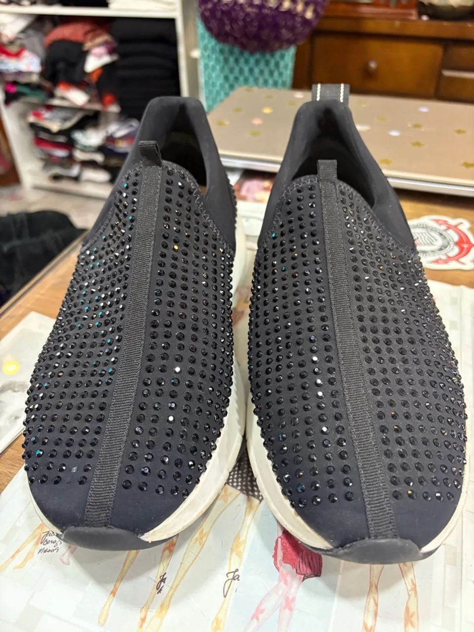 Tênis Feminino Preto com Strass Arezzo