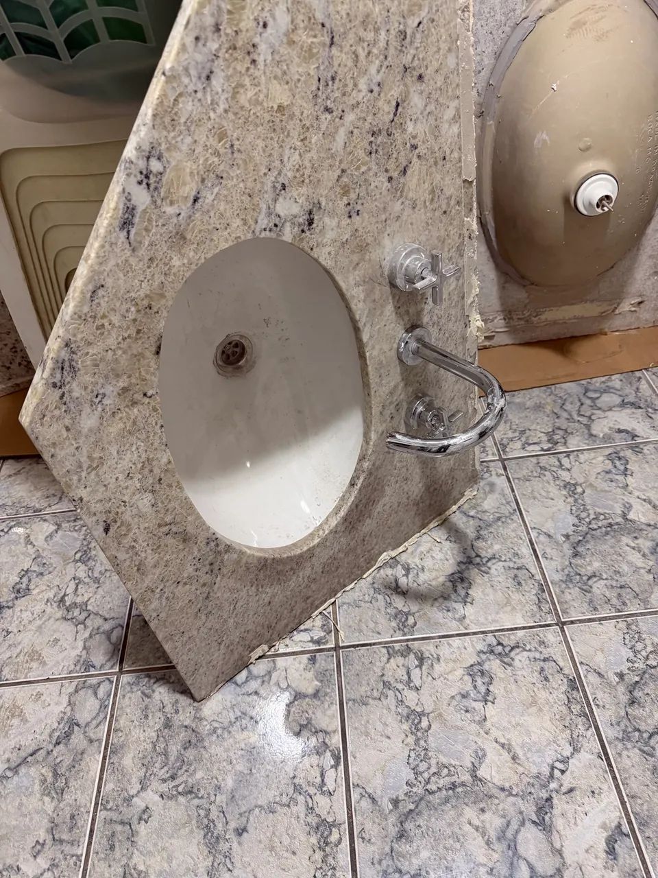 Pias banheiro 3 unidades granito com cuba e torneira - Foto 4
