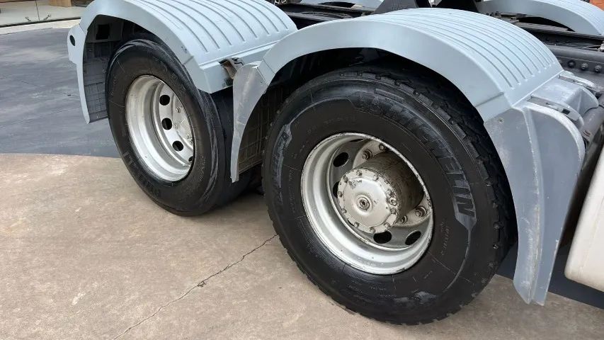 Mb Axor 2540 6x2 Teto Alto Ano 2008 - Foto 9