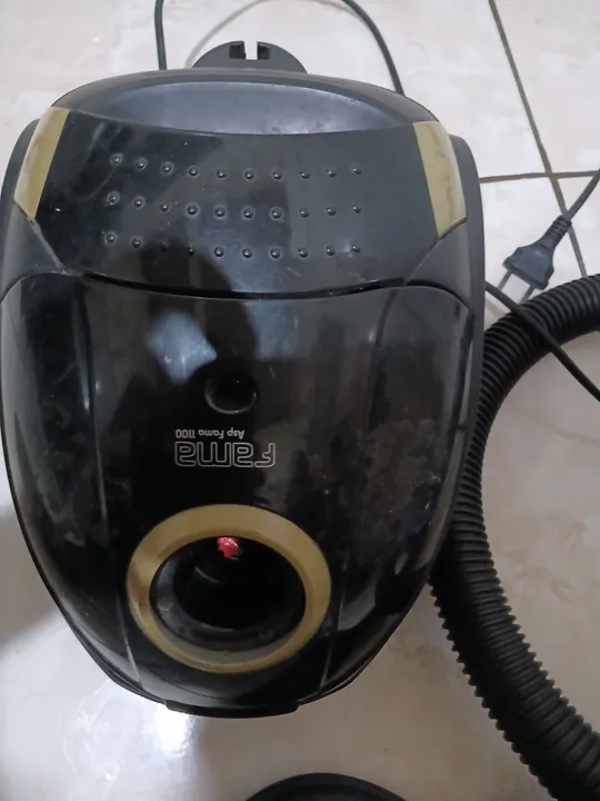 Aspirador de Pó Fama 1100