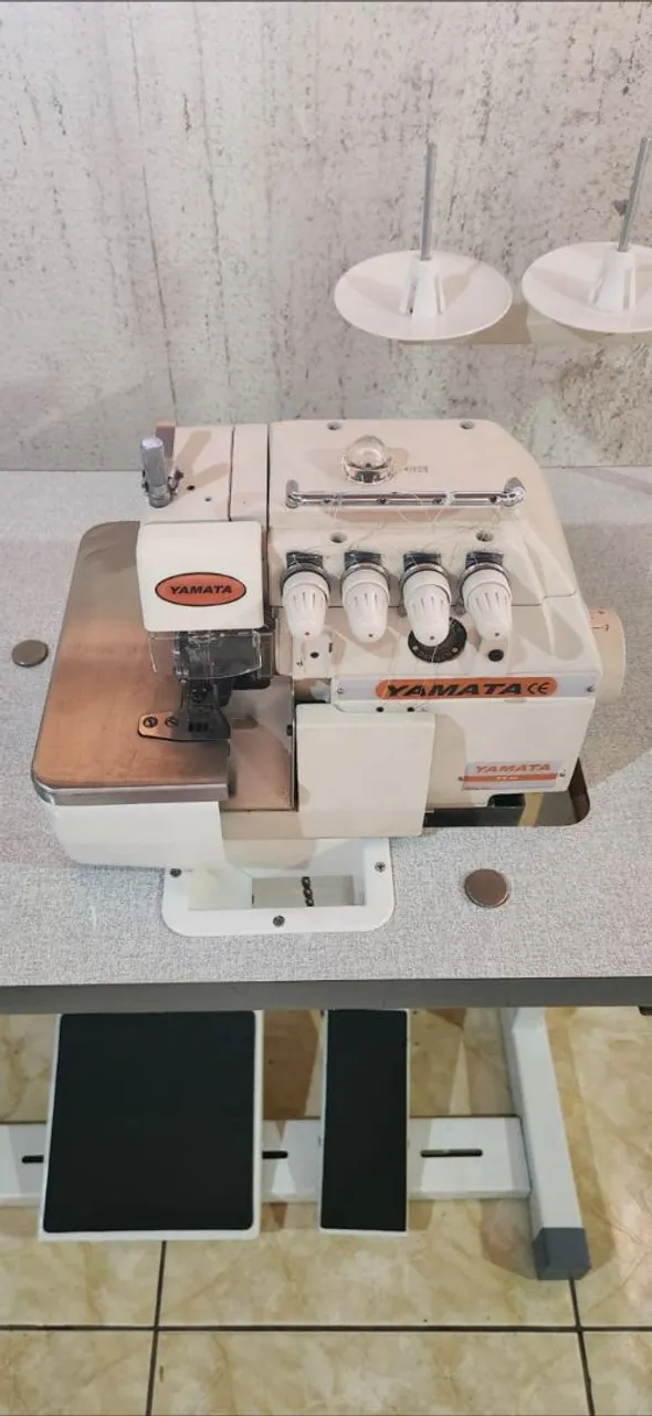 Máquina de Costura Overlock Ponto Cadeia Yamata Industrial