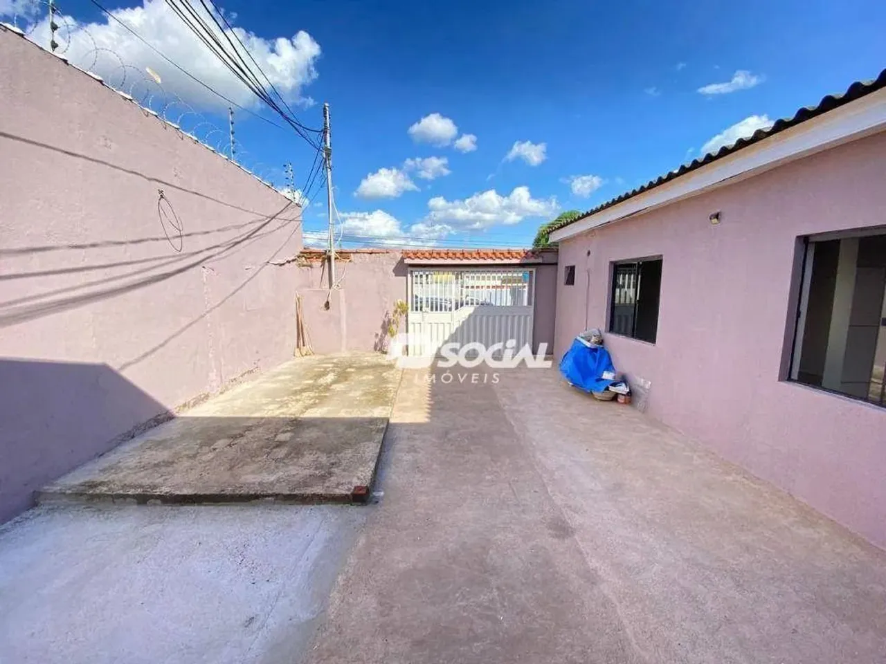Casa ampla bem localizada, disponível para locação tanto para fins residenciais ou comerci