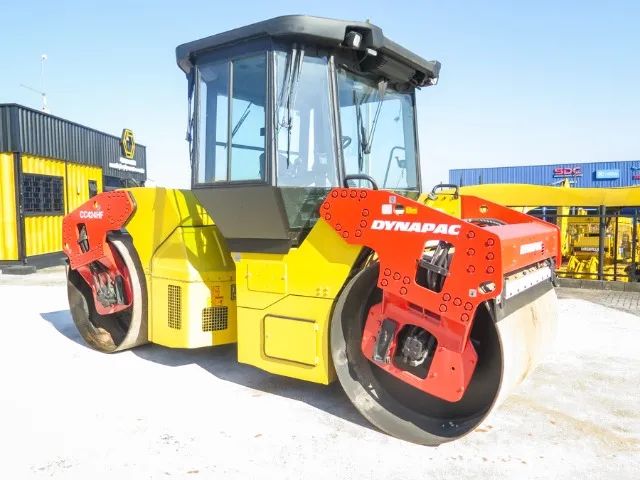 Rolo compactador Dynapac CC424 HF 2011 revisado - Foto 3