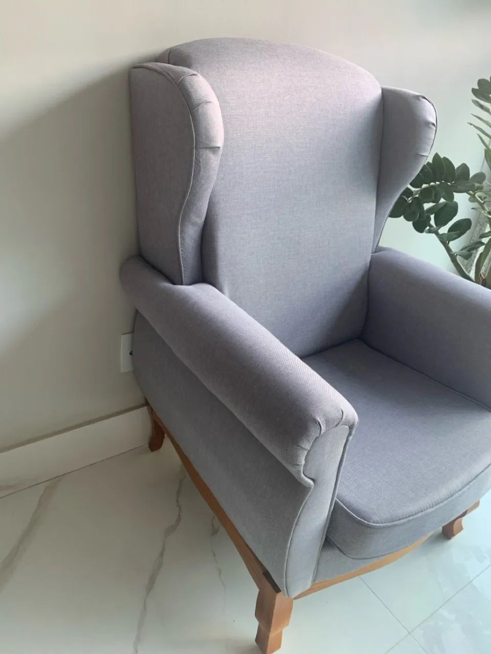 Poltrona confortável e elegante em linho cinza - Foto 3