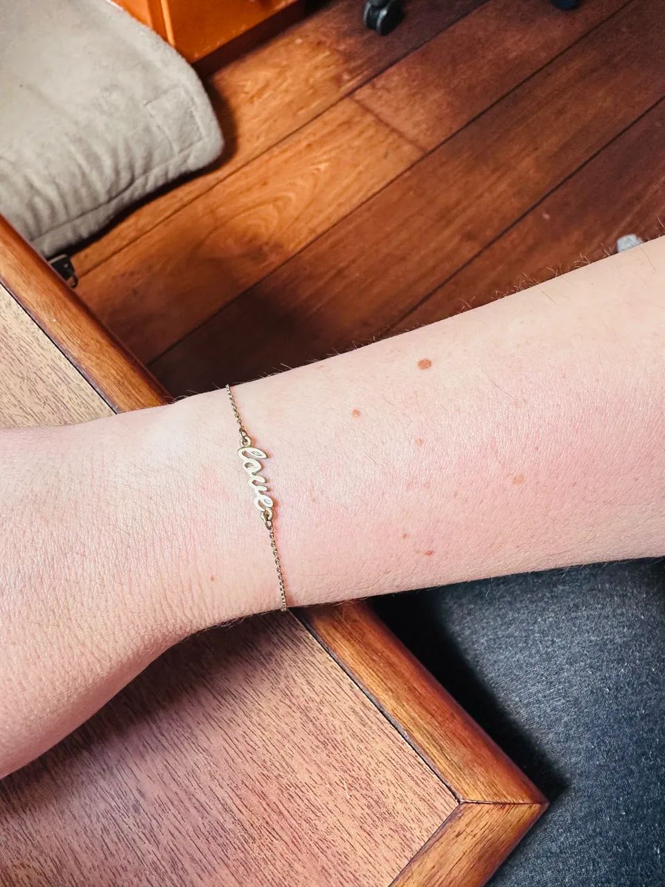Pulseira dourada LOVE - Accessorize - Foto 3