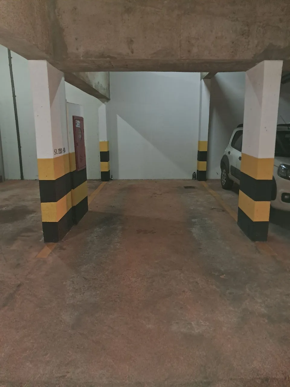 VAGA DE GARAGEM COBERTA