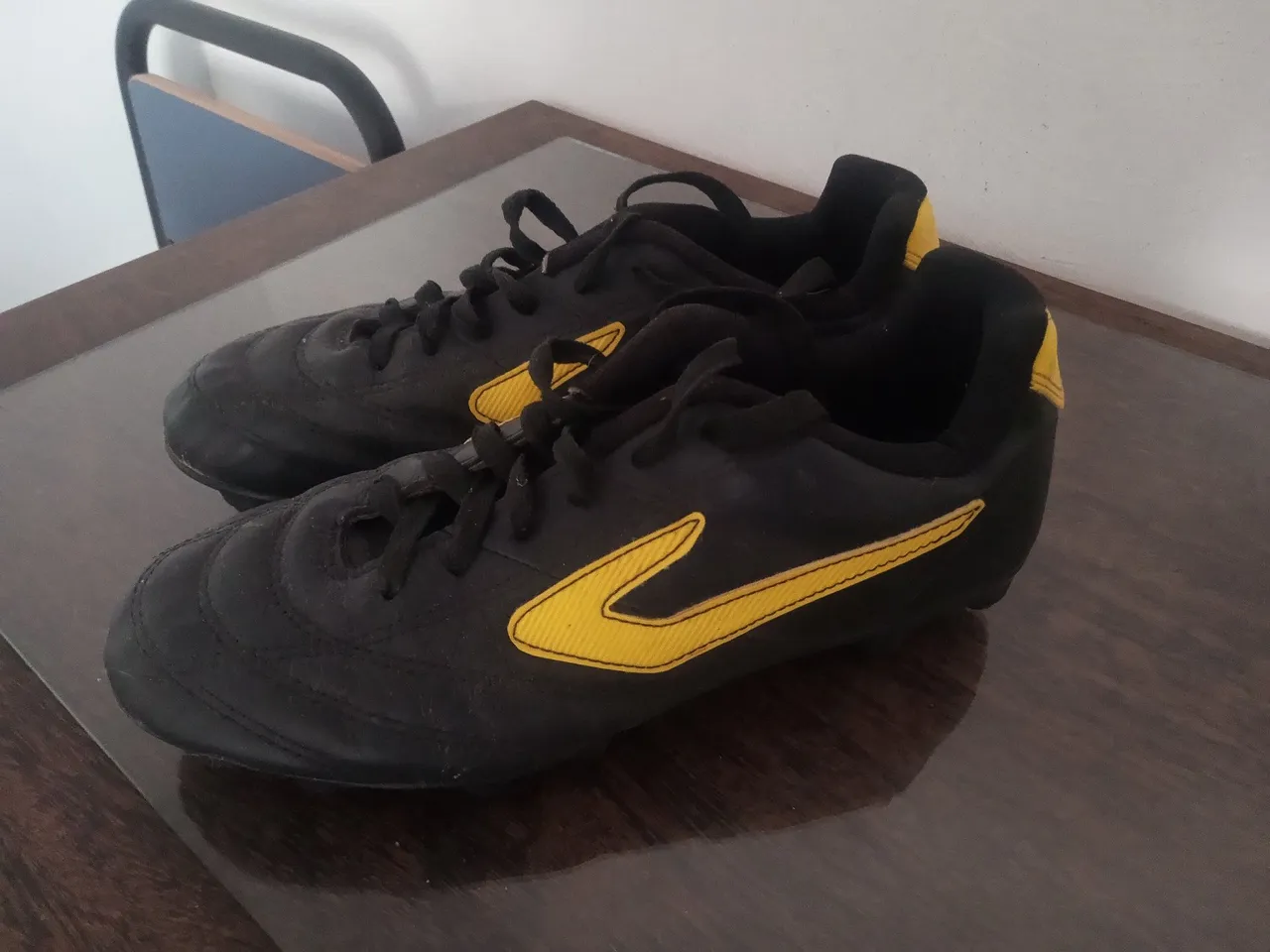 Chuteiras de Campo Topper - Conforto e Desempenho