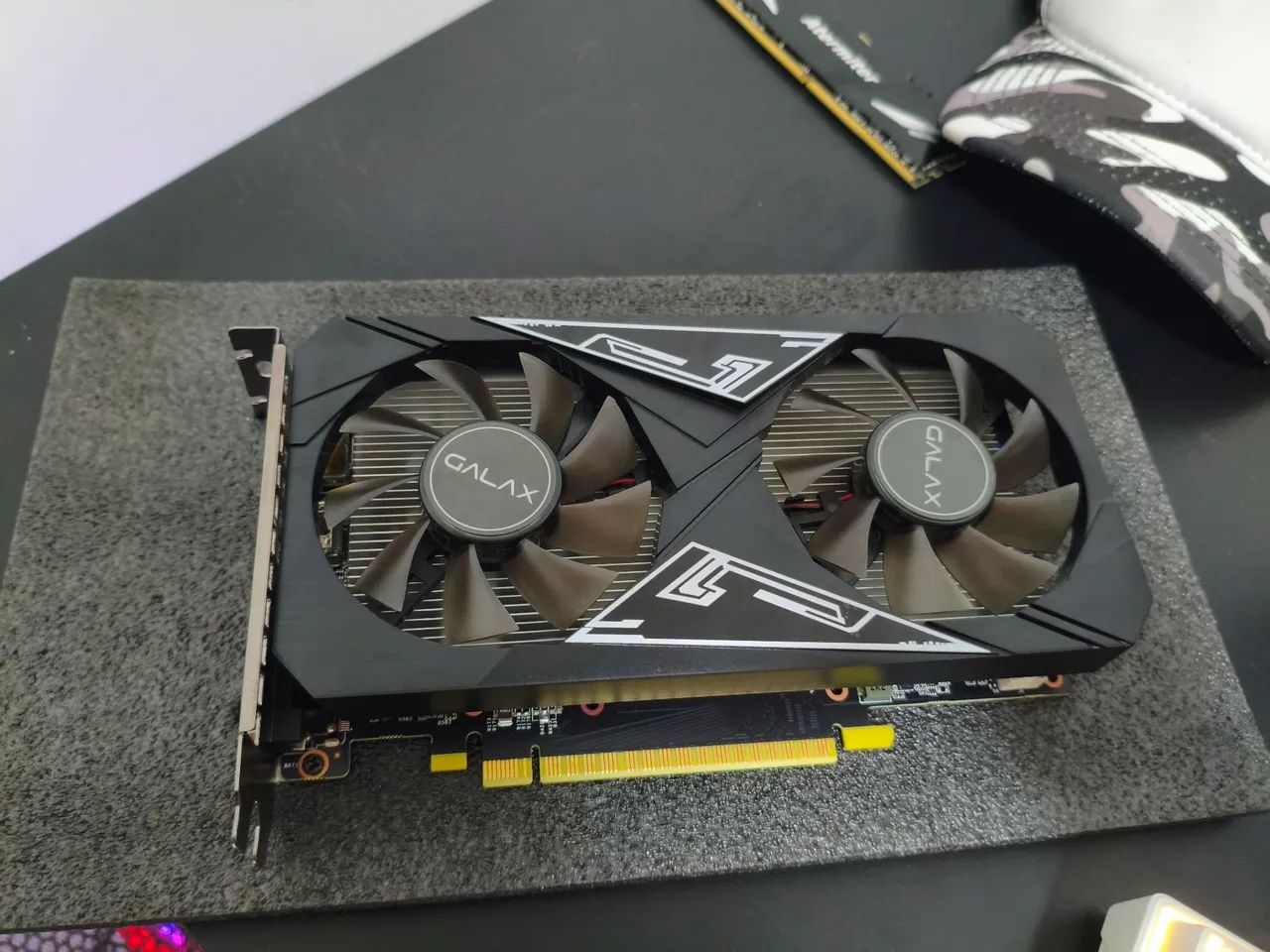 GALAX GeForce GTX 1660 Ti 中古品 Placa de vídeo Nvidea galax gtx 1660 Ti super, 6gb ddr5, 1