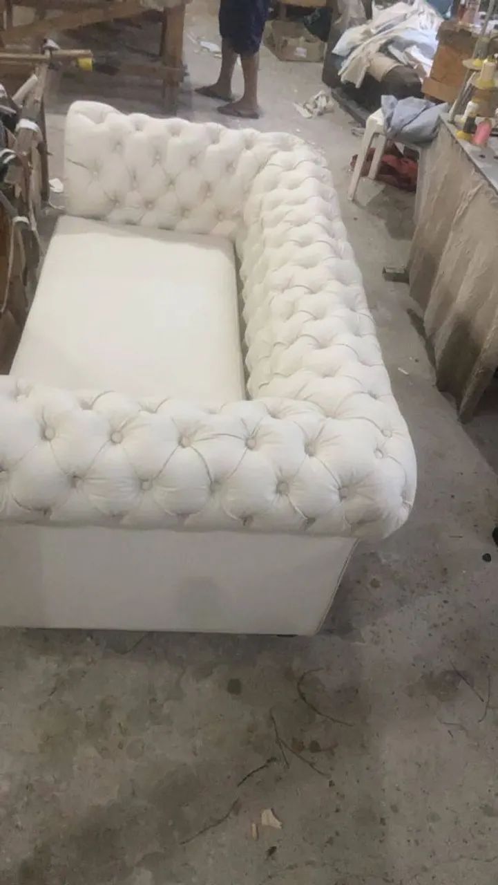 Sofá em capitonê 2 metros  - Foto 2