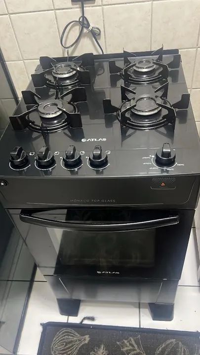 Fogão Atlas Preto com 1 ano de uso