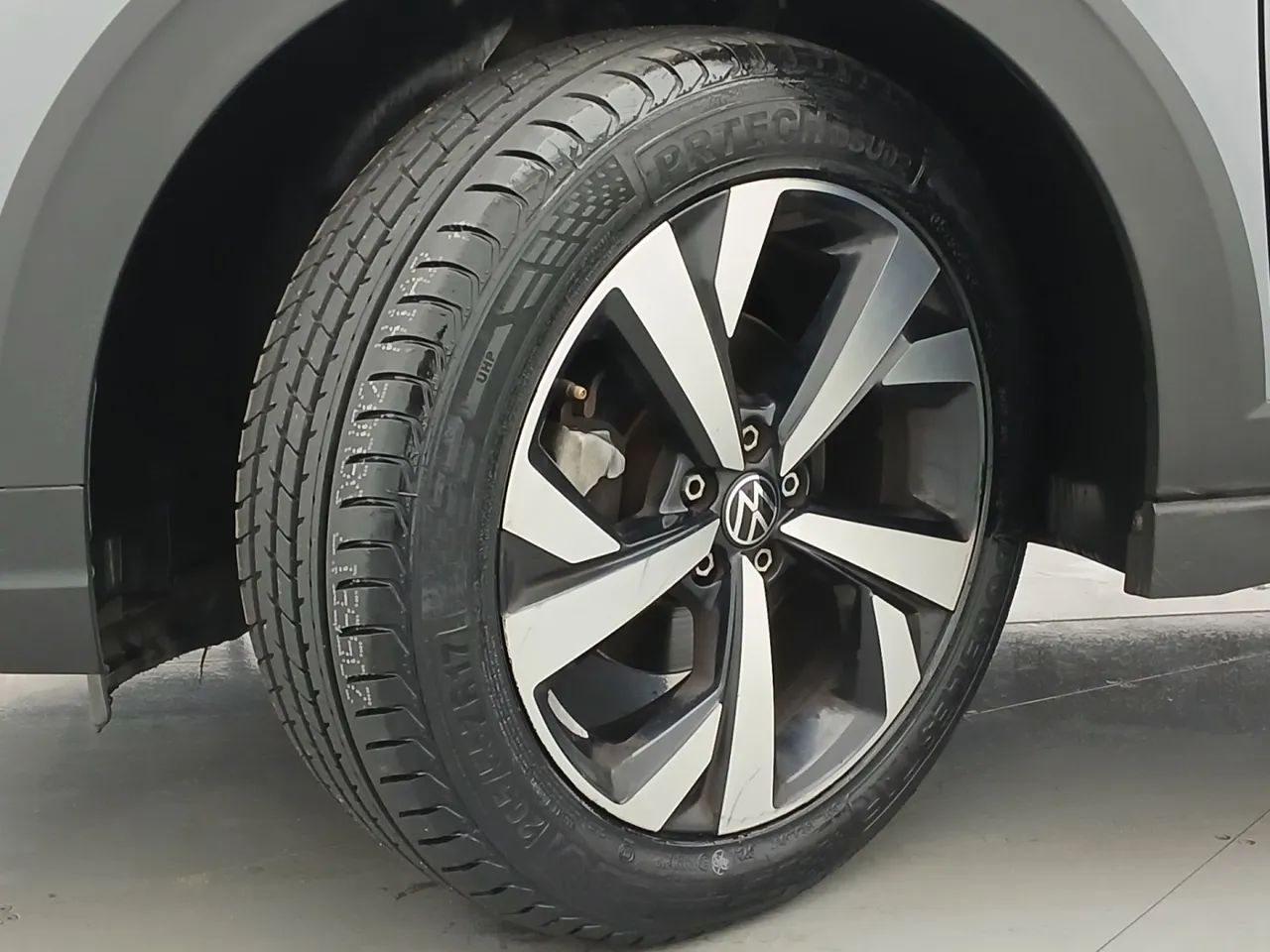Volkswagen Nivus Highline 1.0 200 TSI Flex Aut., foto 11 de 18