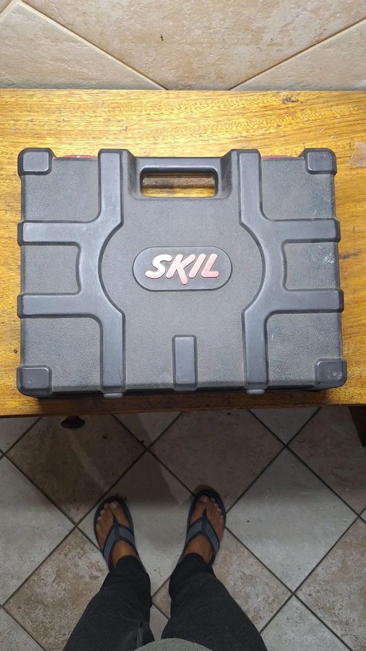 Furadeira e Parafusadeira  Skil + Serra Tico-tico Bosch