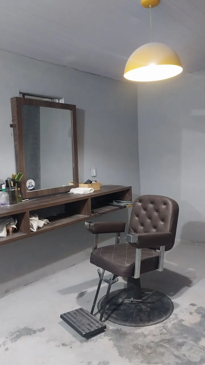 Balcão de Barbearia/Salão com Espelho e Cadeira
